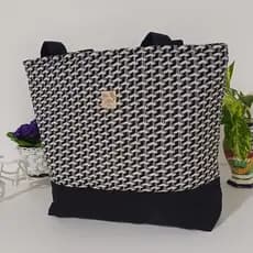Bolsa Grande com estampa 3d com fundo preto