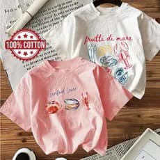 Kit 2 Camisetas Feminina T-shirt “Frutti di Mare” – Blusa Estampada Branco/Rosa Casual Praia Verão
