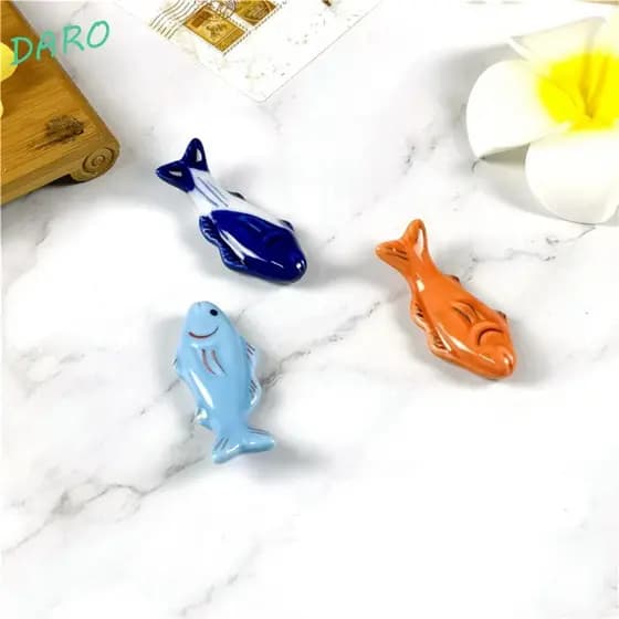 DARO Pauzinhos Titular Decoração Para Casa Hotel Cerâmica Em Forma De Peixe Bonito Colher Garfo Talheres Rack