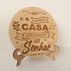 Bolacha em madeira pinus personalizada a laser envernizada com suporte pézinho em mdf