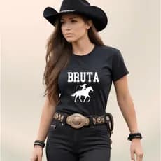 Camiseta Feminina Blusa Bruta Estampada Country Cowgirl Boiadeira Roça Agro Cavaleira Muladeira