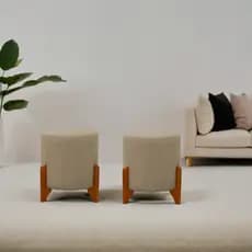 Puff Gold Kit 2 unidades com Pés de Madeira – Elegância e Conforto para Seu Ambiente