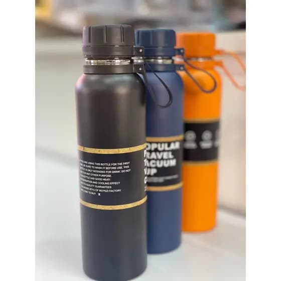 Garrafa Térmica Aço Inoxidável 800ML, Duplamente Isolada Mantendo o Calor por 8 H e Frio por 22H - Preta