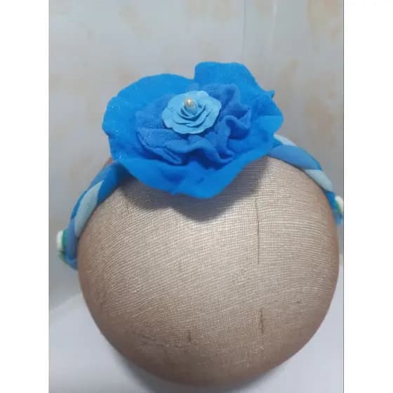Faixinha  bebê delicada faixinha bebê flor de meia de seda tiara bebê artesanal