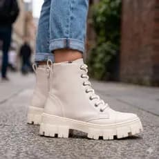 Bota Coturno Feminino Tratorado Cano Médio Confortável Moda Casual Inverno Solado Grosso Antiderrapante