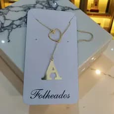 Colar Feminino Gravatinha de Letra Inicial Folheado a Prata 925 e Ouro 18K