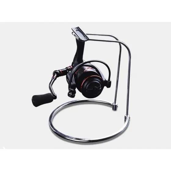 Suporte de inox  expositor  para molinete de pesca  ,suporte de inox para colocação de coleção de molinete mostrando equipamento de pesca