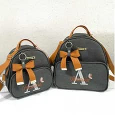 kit mini mochilas personalizadas mãe e filho(a)  uma M outra P