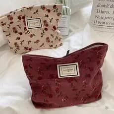 Necessaire de Corduroy Rosa Vintage - Bolsa de Maquiagem Feminina com Bordado | Mala de Toilette Portátil Minimalista