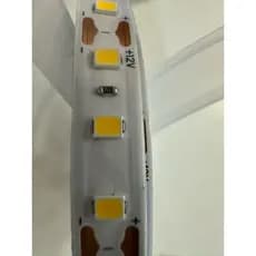 fita de Led 5metros 3528 120leds/M 10Wpor Metro 3000-3500kbranco quente 12V 8mm