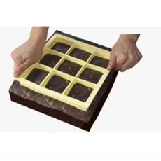 Cortador de Brownie com 9 Cavidades - Molde Vazado com 9 Cortes Para Cortar Brownie, Palha Italiana, Tortas, Chocolate