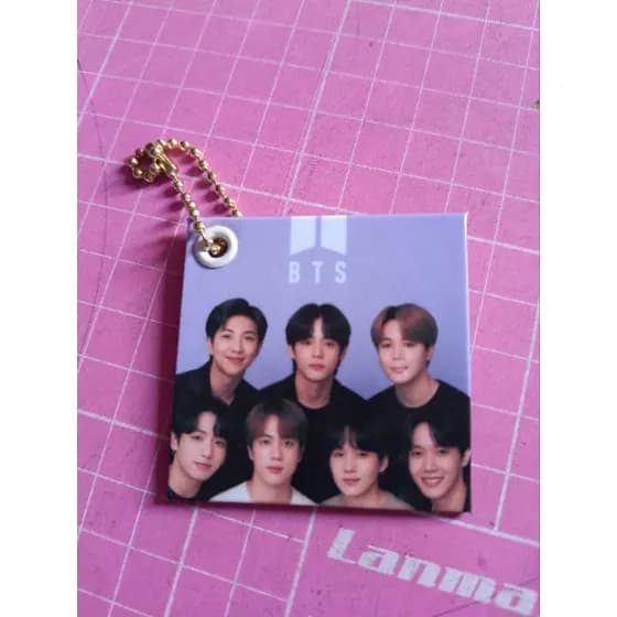 Chaveiro cartonado personalizado BTS ou foto