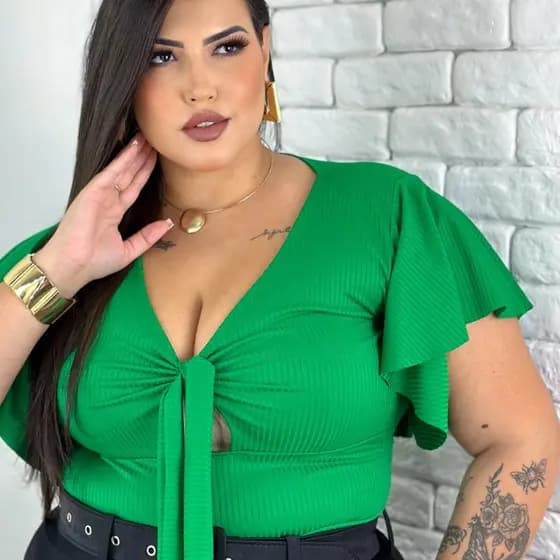 Blusa Feminina Plus Size Malha Canelada com Manga Curta Flare Estilosa e Confortável Tecido Premium G1 ao G3