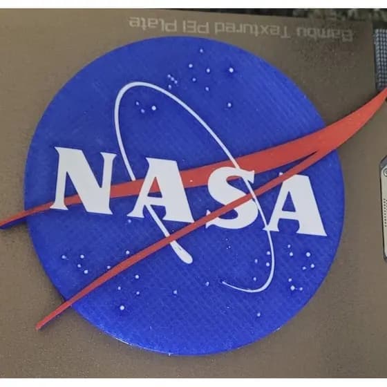 🌌 Placa Decorativa NASA em Alto Relevo 3D – 15x15cm | Fácil Fixação