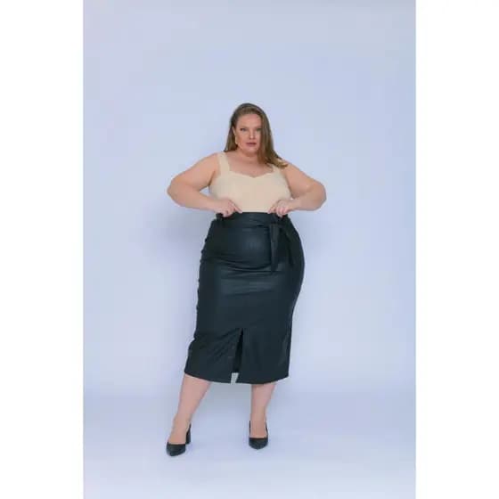 Saia Midi Plus Size De Couro Com Cinto E Ziper