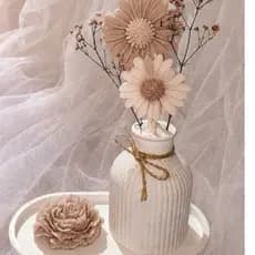 Arranjo Decorativo com Vela Perfumada e Flores – Kit Sofisticado para Sala e Quarto