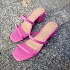 Salto bloco Sandália feminina preta branca saltinho básico tamanco feminino/https://shope.ee/6A9tQ4mWJd