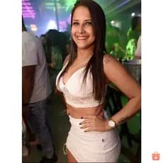 Conjunto Feminino Saia Curta Cós Alto e Cropped Top