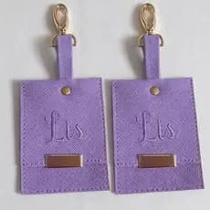 Kit 02 Chaveiros Personalizados TAG Em Sintético Nome Ou Inicial Bordado Mala Maternidade Bolsas