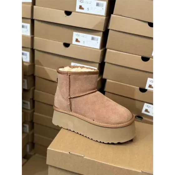 2026 Novo estilo de botas de neve femininas com sola grossa e sola grossa