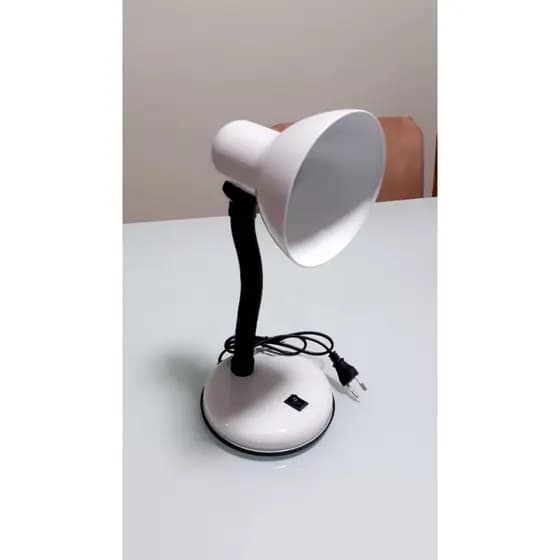 💡 Luminária de Mesa Bivolt LED 🖤 Compacta, Moderna e Econômica para Estudo e Escritório ✨