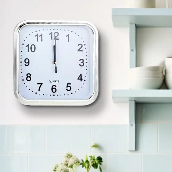 Relógio De Parede Cromado Quadrado Grande 30 Cm Versátil Moderno