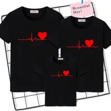 Kit 2/3/4  Camisetas Familia Tal Mãe Pai Filho Filha Batimentos Cardíaco Coração Preto