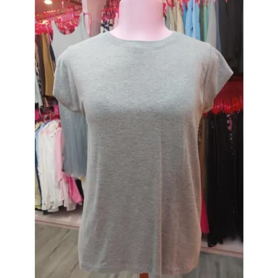 Blusa básica com manga ombreira muscle