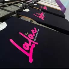 kit 25 UNIDADES estampas DTF digital TANMANHO A4 alta resolucao para camiseta logo empresa uniforme facil aplicação *pode-se aplicar com ferro de passar ou prensa termica