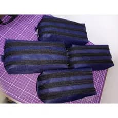 Estojo Escolar Triplo Azul Marinho com forro em tecido, 20,5 cm de comprimento e 8 cm de altura