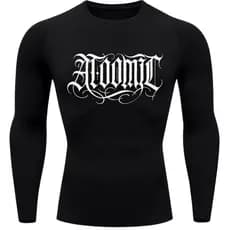 Camiseta Compressão Térmica Proteção UV +50 Manga Longa Lettering Tattoo Atoomic Escrita Gótica