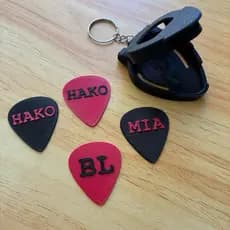 Palheta guitarra /violao/baixo personalizada + porta palheta em chaveiro