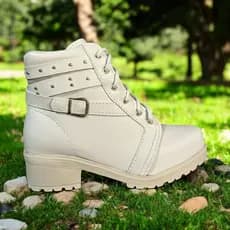 Coturno Bota Feminina Salto Baixo Grosso Tratorado Estilosa Cano Baixo Lateral Personalizada Elegante Macio