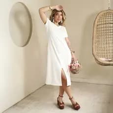 Vestido Midi Elegante Soltinho com Fenda Frontal e Bolsos Externos