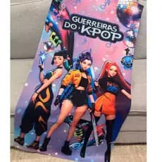 Toalha de Praia GUERREIRAS DO KPOP Piscina Estampada 70x140cm Secagem Rápida e Alta Absorção HUNTRIX