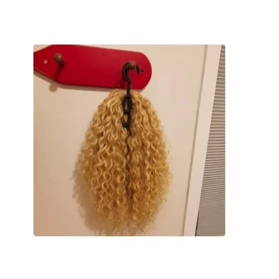 Suporte de Peruca Bone para Guarda-Roupa 9x9 em Termoplástico Preto – Durável e Prático