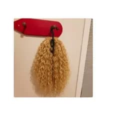Suporte de Peruca Bone para Guarda-Roupa 9x9 em Termoplástico Preto – Durável e Prático