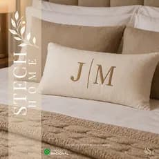 ALMOFADA DECORATIVA COM INICIAL DE CASAL PERSONALIZADA COM BORDADO PREMIUM