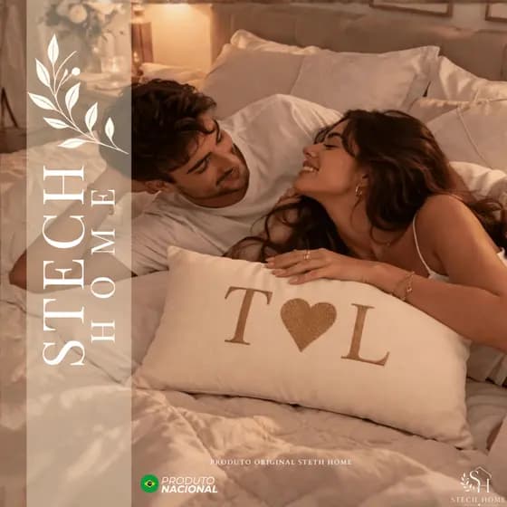 ALMOFADA DECORATIVA COM INICIAL DE CASAL PERSONALIZADA COM BORDADO DE CORAÇÃO PREMIUM