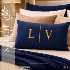 ALMOFADA DECORATIVA COM INICIAL DE CASAL PERSONALIZADA COM BORDADO PREMIUM SUEDE CORES