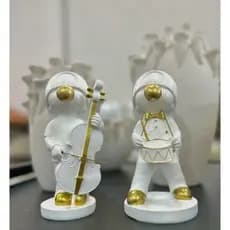 Escultura em resina menino bateirista branco