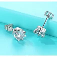 Brincos Solitário modêlo Crown,  com banho prata 0,950 Zircônia 6,5mm