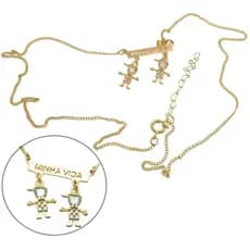 Gargantilha 2 Filhos Bonequinhos  Semi -Jóia Banho Ouro Amarelo 18k Colar Pingente Berloque Menino