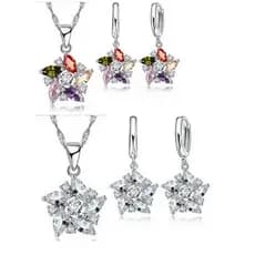 Conjunto Brincos e Pingente com corrente Prateado Rosa dos Ventos