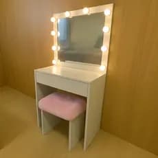 Penteadeira Camarim Banco Rosa Claro Led Com Variações e Espelho 50cm x 50cm Material Em MDF Sofie M