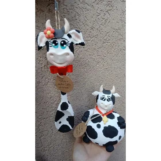 Conjunto de vaquinhas. Colher de pau e vaquinha de cabaça.