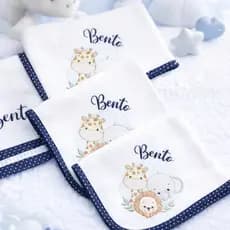 Fralda de Boca Viés envolta Bordada Personalizada Nome do Bebê Enxoval Maternidade.