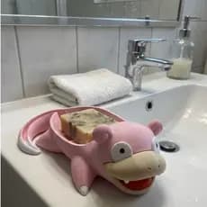 [QUALIDADE] Saboneteira Pokémon Slowbro (Para Banheiro - Ducha - Cozinha - Lavatório - Sabonete)