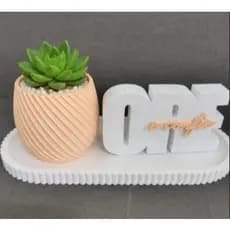 Vasinho Decorativo com Suculenta + Base “Ore e Confie” – Decoração Moderna e Delicada