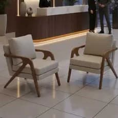 Kit 2 Poltronas Decorativas Sala Estofadas Luxo Braços de Madeira Cadeira Moderna para Quarto